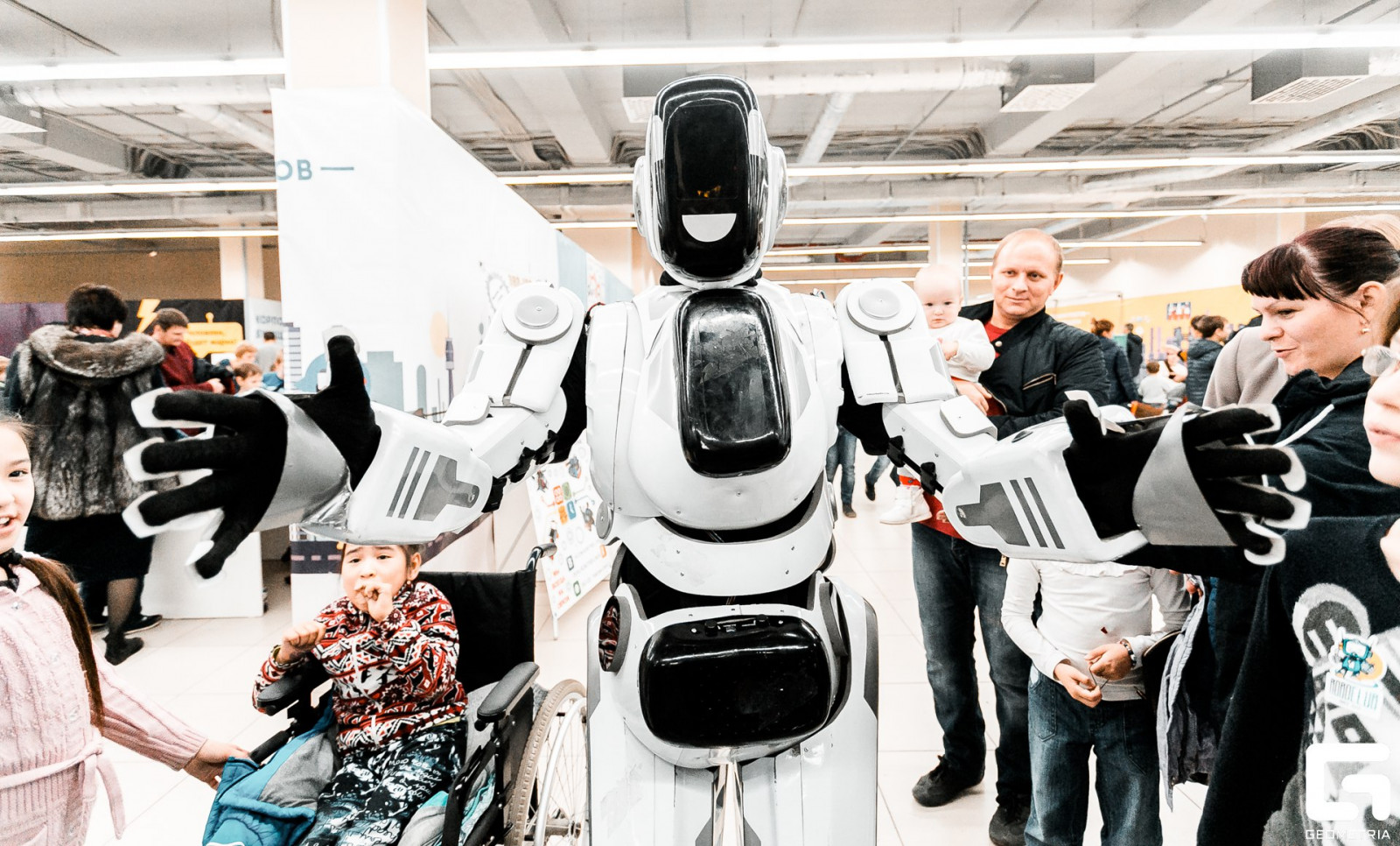 Выставка роботов магнитогорск. Выставка роботов. Мир роботов выставка. Роботы захватят мир. Корпорация роботов.