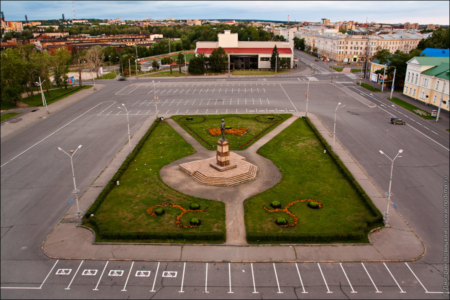 Кирова птз. Площадь Кирова Петрозаводск. Площадь Кирова Петрозаводск вид сверху. Центральная площадь Петрозаводска. Петрозаводск площадь Кирова сверху.