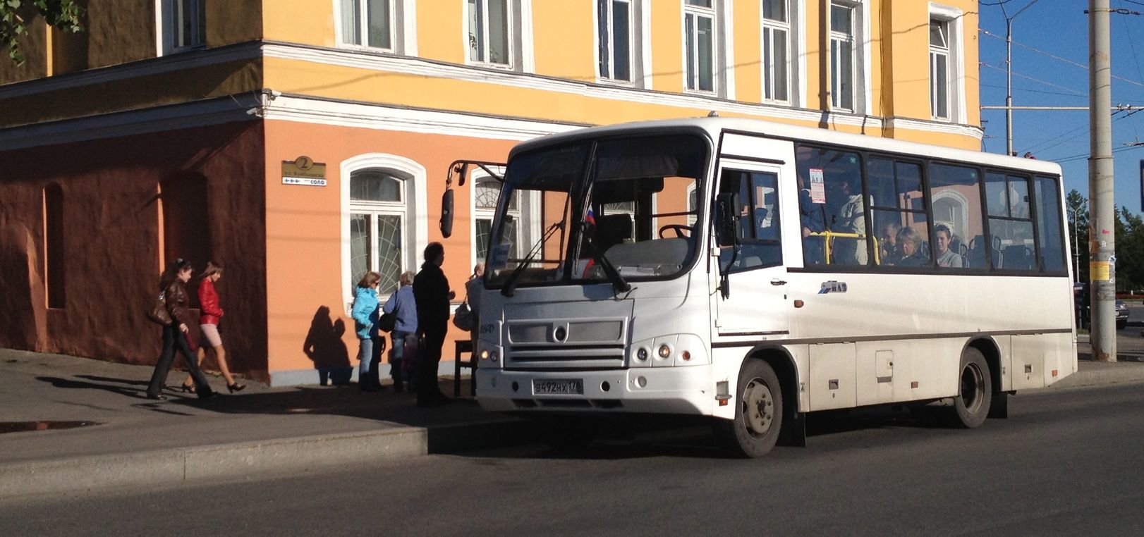 Транспорт петрозаводск. Автобус Петрозаводск. Петрозаводский автобус. Общественный транспорт Петрозаводск. Маршрутка Петрозаводск.