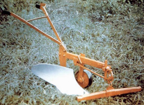 Плуг оверум 8 корпусов. Плуг 5-ти корпусный оборотный с рессорной защитой (беларус-1523. Плугом форум. Плугом форум. Лемеха для оборотных плугов.