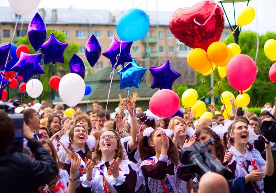 Фото выпускников с шарами