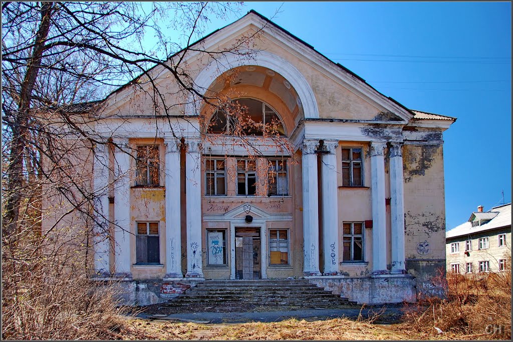 Дом культуры есть. Дом культуры Соломенное Петрозаводск. Дворец культуры Петрозаводск. Исторические здания Петрозаводска. Кирова 1 Петрозаводск дом культуры.