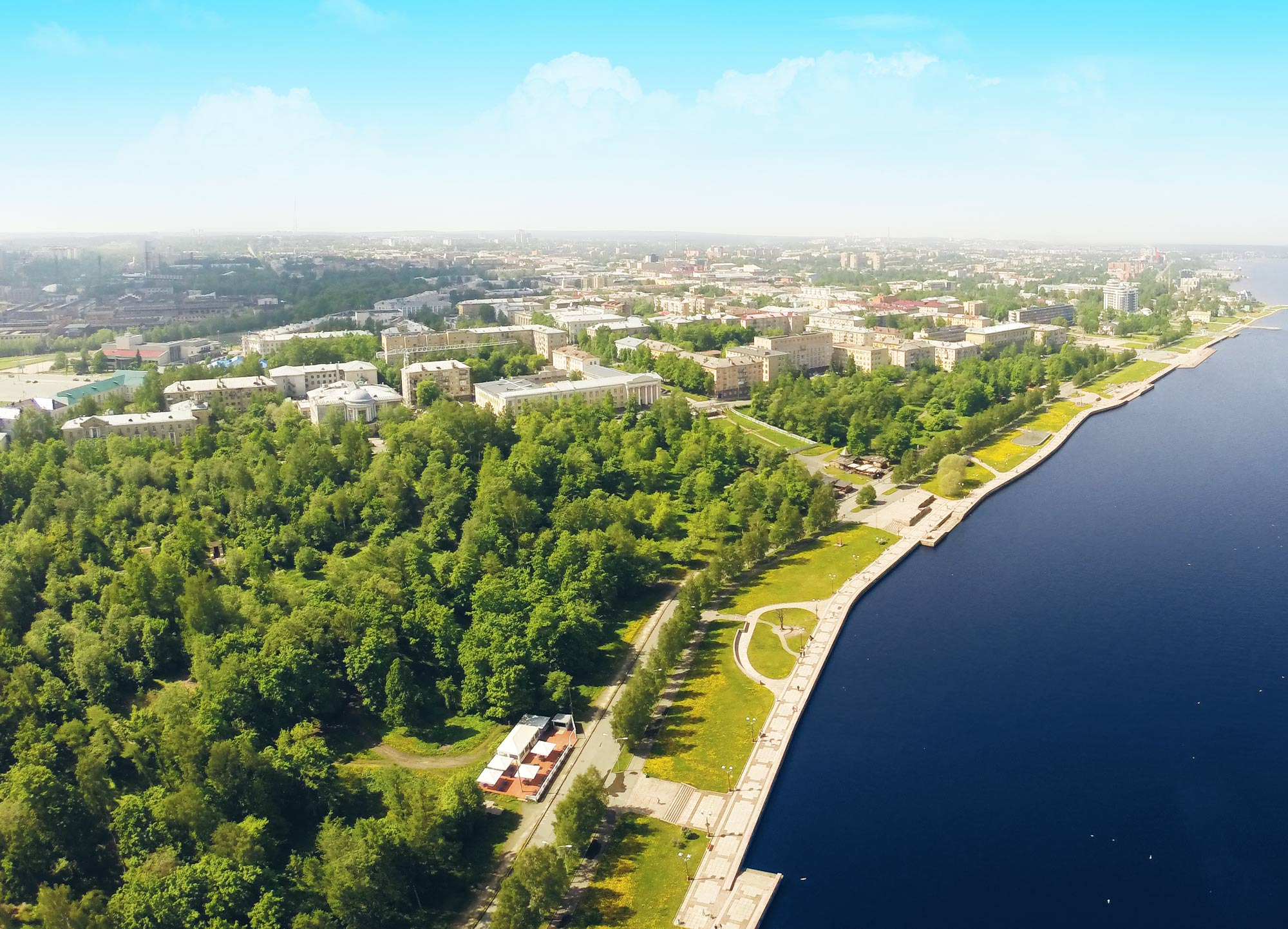 Фото петрозаводска. Петрозаводск. Карелия город Петрозаводск. Республика Карелия столица Петрозаводск. Петрозаводск центр города.