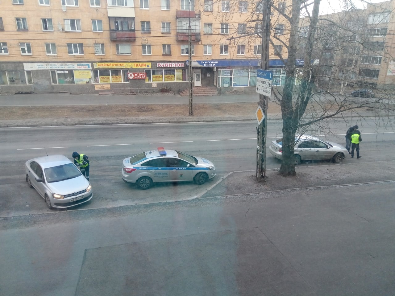 Гаи петрозаводск. Ленинградская 7 Петрозаводск ГИБДД. ГИБДД Петрозаводск Ленинградская 7 выдача прав. ГИБДД Петрозаводск Ленинградская 7, старые фотографии. ГИБДД Петрозаводск официальный сайт.