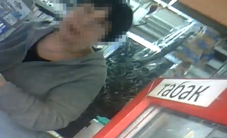 angliyskie-viebal-prodavshitsu-limonada-onlayn-zashla-sosedu