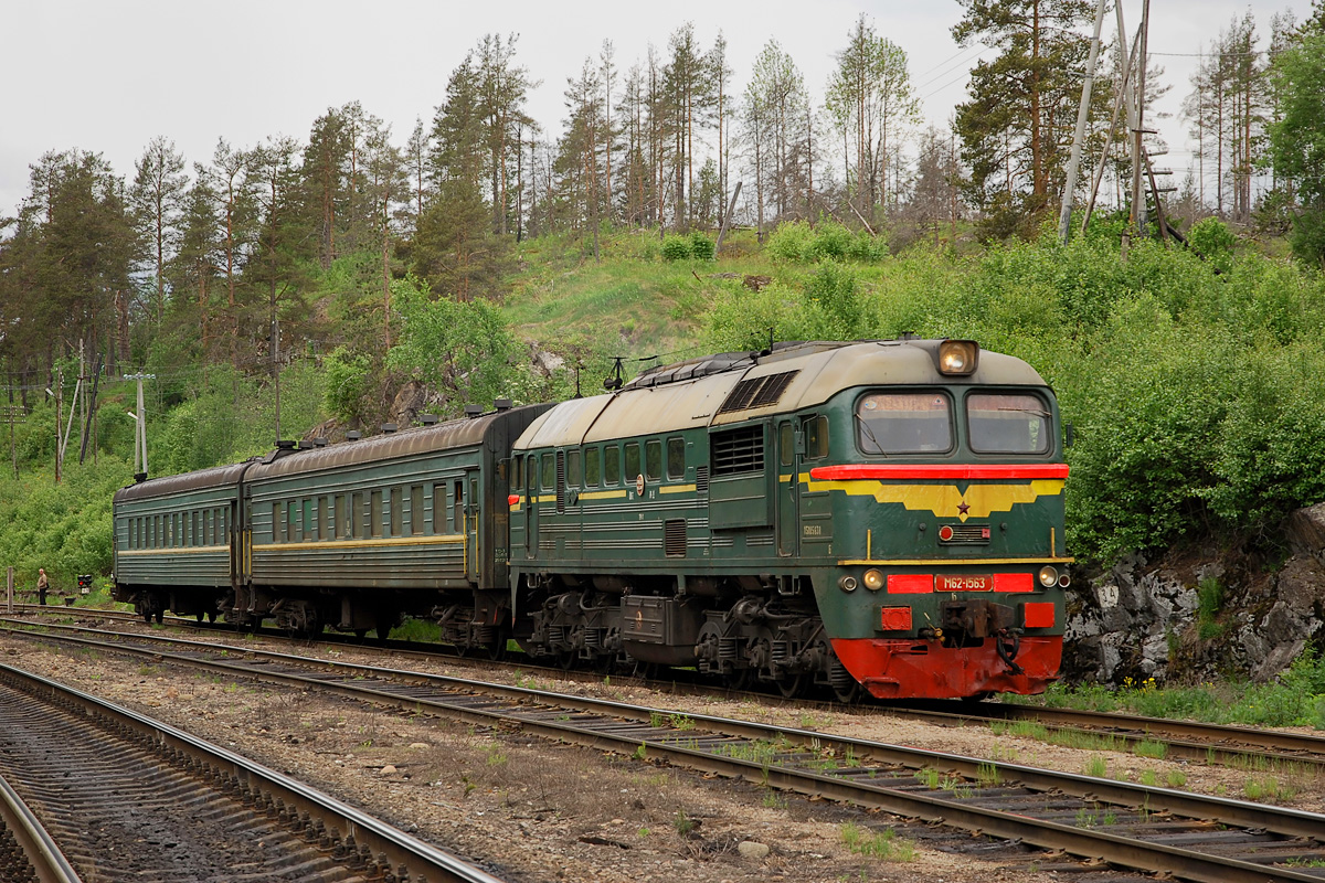 Выборг хийтола расписание. Тепловоз м62 пассажирский. M62 поезд. М62. М62 Карелия.