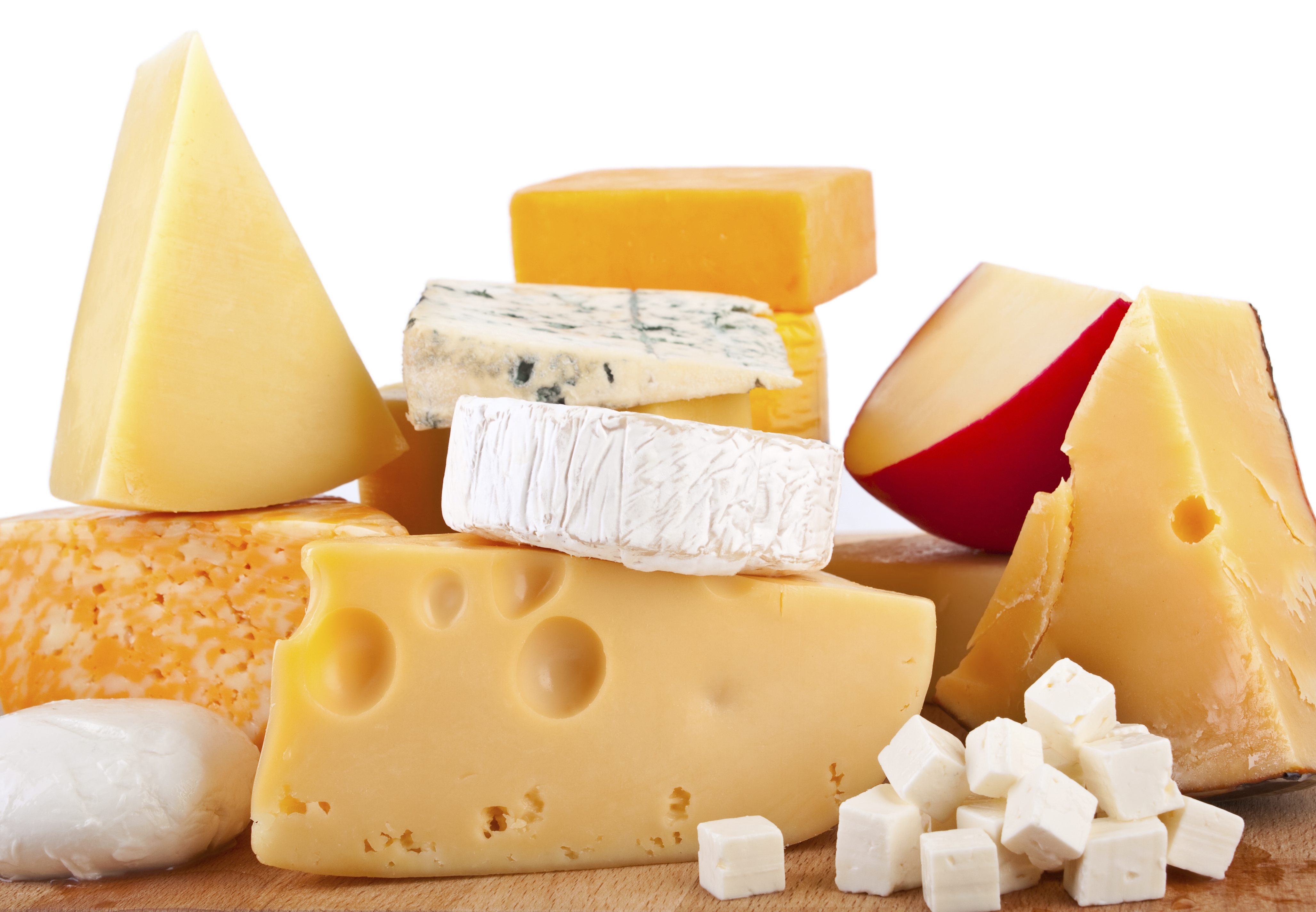 Самый популярный сыр. Сыр. Сыр на белом фоне. Сыры на белом фоне. Молочные продукты.