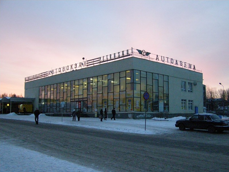 Автовокзал петрозаводск. Петрозаводск с автовокзала автобусов. Автовокзал Карелия Петрозаводск. Автобусный вокзал в Петрозаводске.