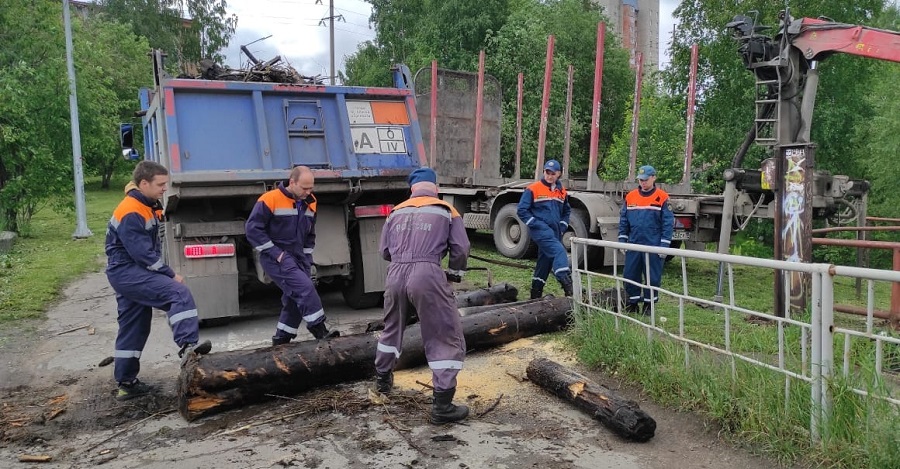 Под мостом в Петрозаводске ликвидировали возникший после потопа затор  Петрозаводск ГОВОРИТ  Газета Петрозаводск online  Новости Петрозаводска и Карелии