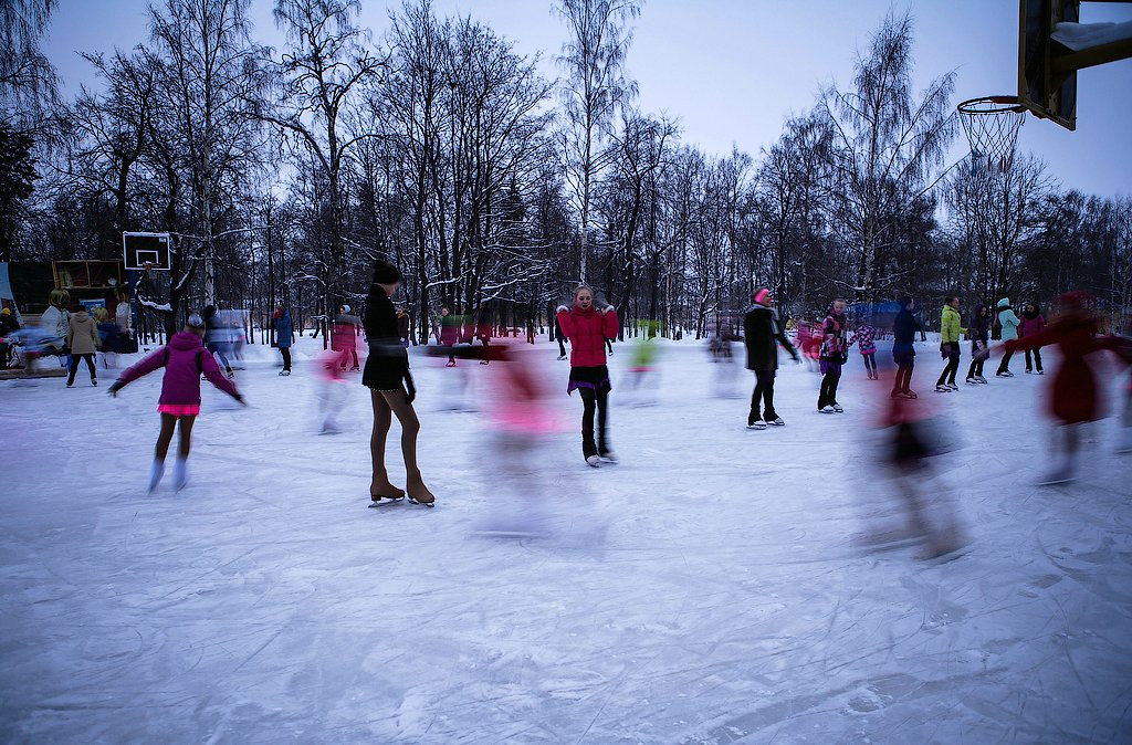 Губернаторский парк каток