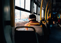 Пассажиры в автобусе
