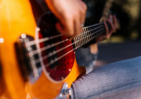 Гитара в руках