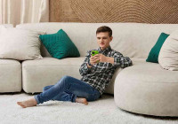 мужчина с телефоном