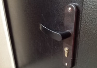 дверь в квартиру