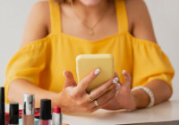 девушка и ногти