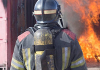 Пожарный за работой