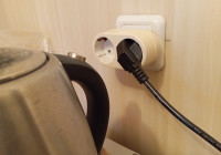 розетка и чайник