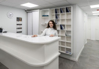 врач за стойкой