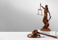 молоток и весы