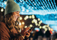 девушка с телефоном