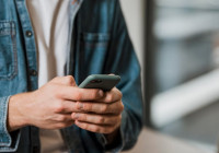 Телефон в руках