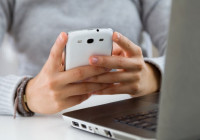 Телефон в руках