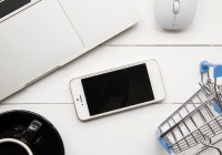 Телефон на столе