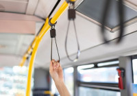 В троллейбусе