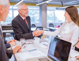 рукопожатие