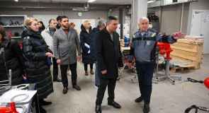 Армянская делегация на заводе ЭФЭР