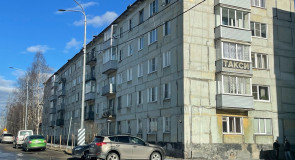 Дом в Кеми уходит под землю