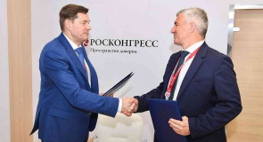 парфенчиков и мордашев пожимают руки_правительство