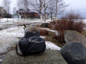 Кошелек на набережной