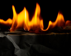 что-то горит