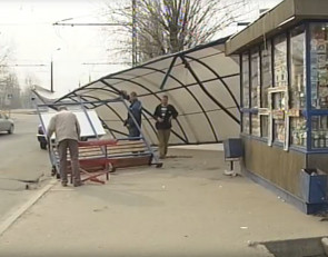 рухнувший павильон