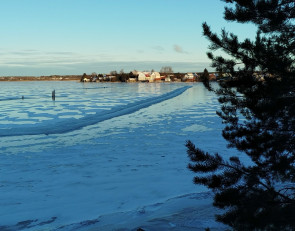 зима_озеро_ясная_погода_солнце_природа