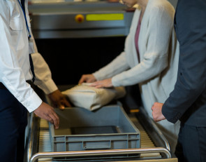 таможня_аэропорт_турист