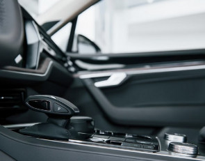 В салоне автомобиля