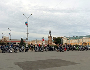 Байкеры на площади Кирова
