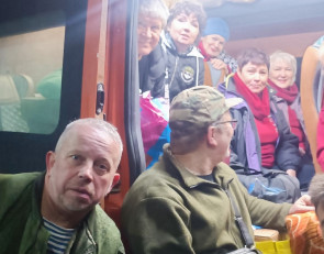 концетная бригада в автобусе