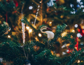 елка_новый_год_украшение_гирлянда