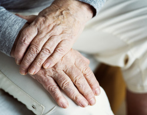 руки_страрушка_пенсионерка