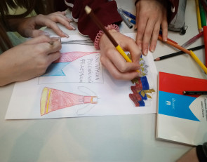 Дети рисуют конституцию