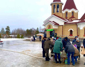 Доставка воды на Крещение