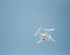 Беспилотник в небе