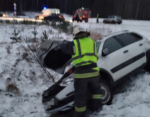 Автомобиль в кювете