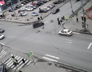 водитель нарушает