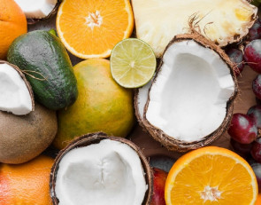 Фрукты на столе