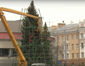 Главная елка на площади Кирова