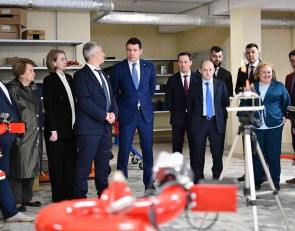 чиновники на предприятии